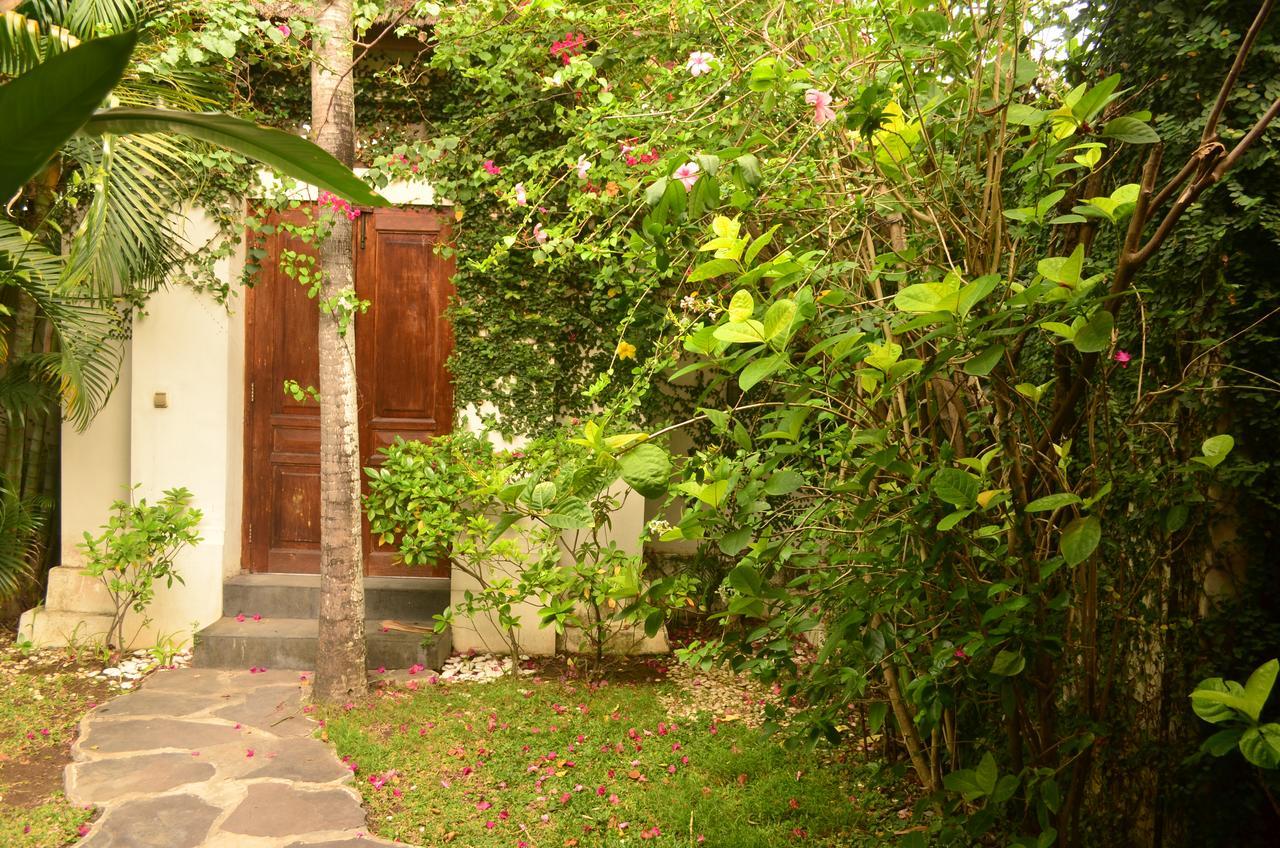 Villa Laella Favella Seminyak Buitenkant foto