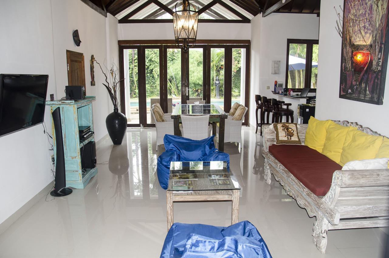 Villa Laella Favella Seminyak Buitenkant foto